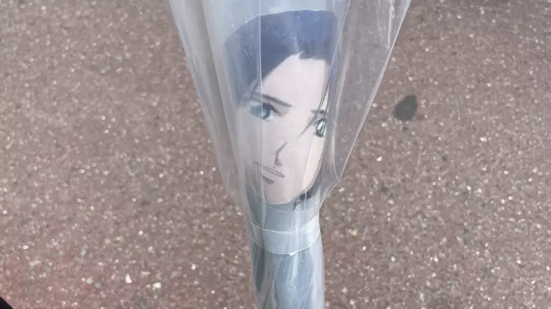 《阿斯蘭傘被偷了》這麼顯眼還有人敢偷?網友發動尋傘任務成功找回寶貝收藏 《阿斯蘭傘被偷了》這麼顯眼還有人敢偷?網友發動尋傘任務成功找回寶貝收藏