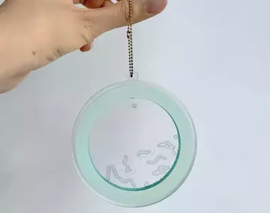 看了最親切的宅小物《飛蚊症鑰匙圈》看著看著又覺得自己飛蚊症牙起來惹...