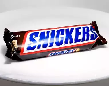 拿一塊《士力架巧克力》放置43天的結果 比起怎樣都不會變化的麥當勞漢堡,這裡的狀況算得上很劇烈惹