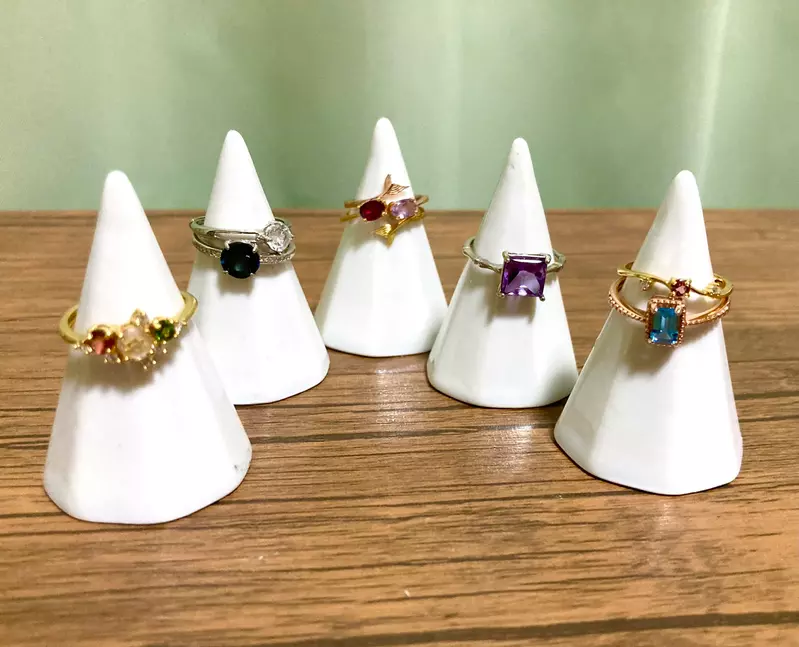 《這個錐形用具是什麼》誤以為是簡約漂亮的戒指架 後來才驚覺是消災解厄的盛鹽器