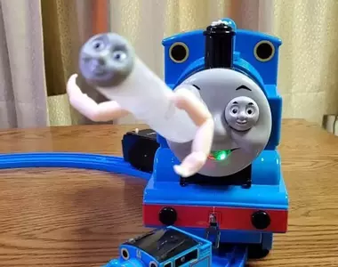 惡搞翻玩《湯瑪士小火車》IG帳戶「plarailman」每一次的創意都在挑戰人類的觀看極限(汗)