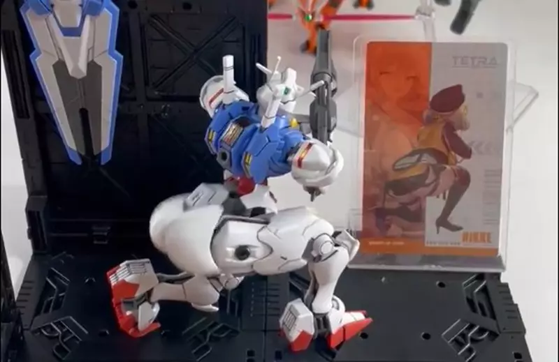 網友趣味改造「風靈鋼彈」做成「勝利女神：妮姬」遊戲時的樣子，那個會隨著槍震動的美尻的真太馬蚤惹❤