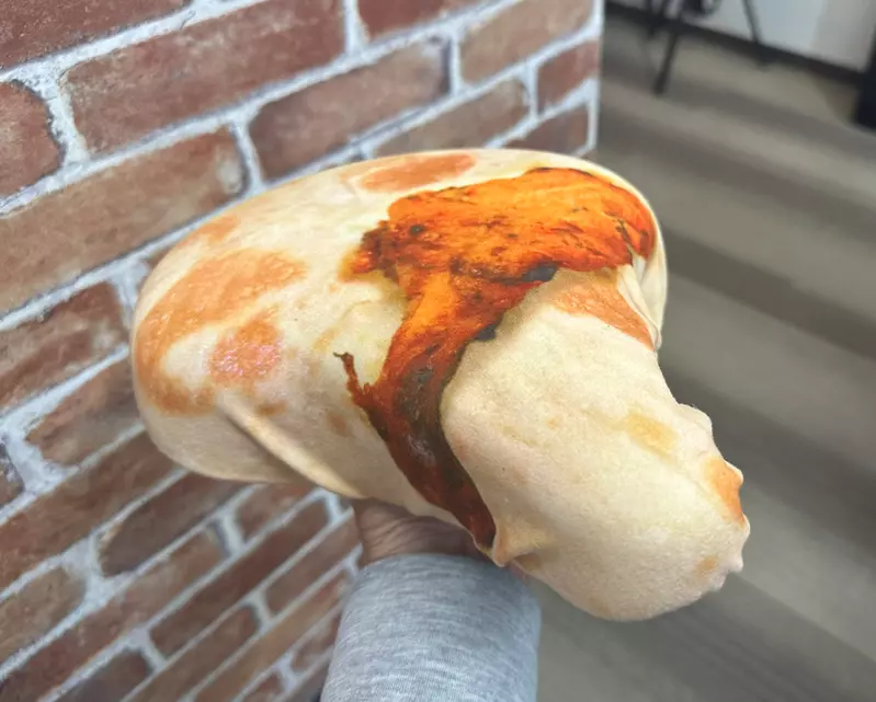 轉蛋商品《饢餅單車坐墊套》有趣歸有趣,但不會有人拿去沾咖哩然後狂舔一波吧? 轉蛋商品《饢餅單車坐墊套》有趣歸有趣,但不會有人拿去沾咖哩然後狂舔一波吧?