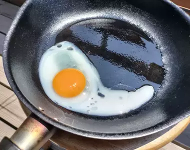 在炎熱七月的煎雞蛋實驗 放置一小時這雞蛋大概就熟了(汗)