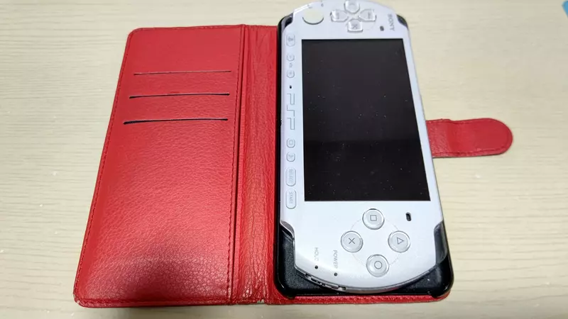 《你的手機比PSP還要大》網友們笑說怎麼可能？實際比較之後笑不出來了