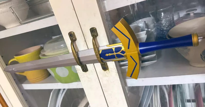 地震對策《騎士王的王者之劍正確用法》如此一來就不用擔心櫃子被震開了 地震對策《騎士王的王者之劍正確用法》如此一來就不用擔心櫃子被震開了