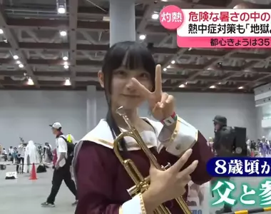 《14歲Coser Kapo參加C104》爸爸是幕後大功臣 幫忙指揮排隊還要控管水分補給