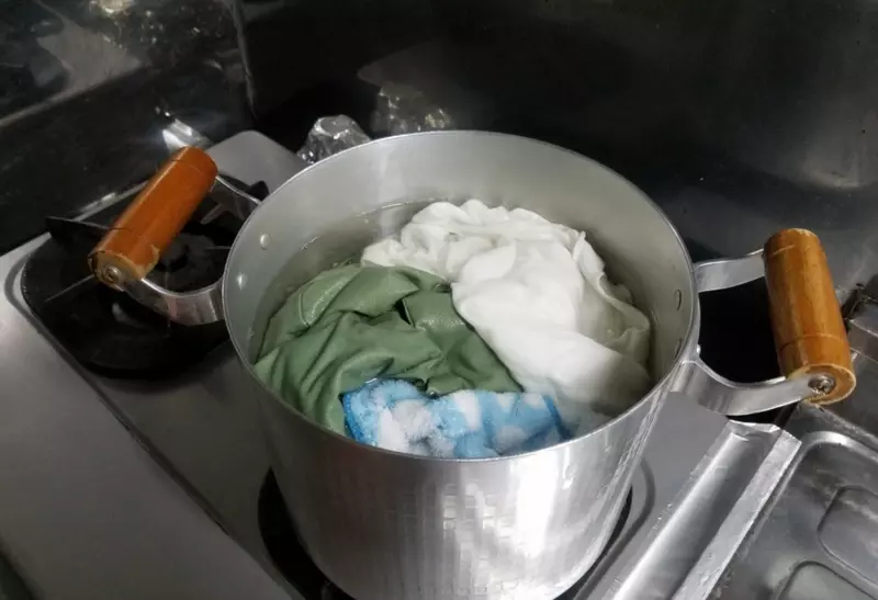 《用鍋子煮衣服》這個鍋子你還敢拿來煮食物嗎？生活智慧引爆文理組大戰