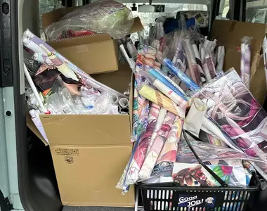 《資深宅宅的遺物》動漫周邊堆積如山家屬好苦惱 生前喜愛的繪師義不容辭來幫忙