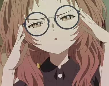 《漫畫家コマkoma》請教網友怎麼挑眼鏡鏡框？重度近視根本看不到戴起來合不合適