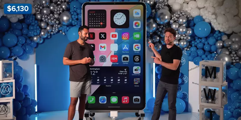 創金氏世界紀錄《史上最大台哀鳳》200公分總重量100公斤，重點是所有手機上的操作都可以在這大傢伙上執行