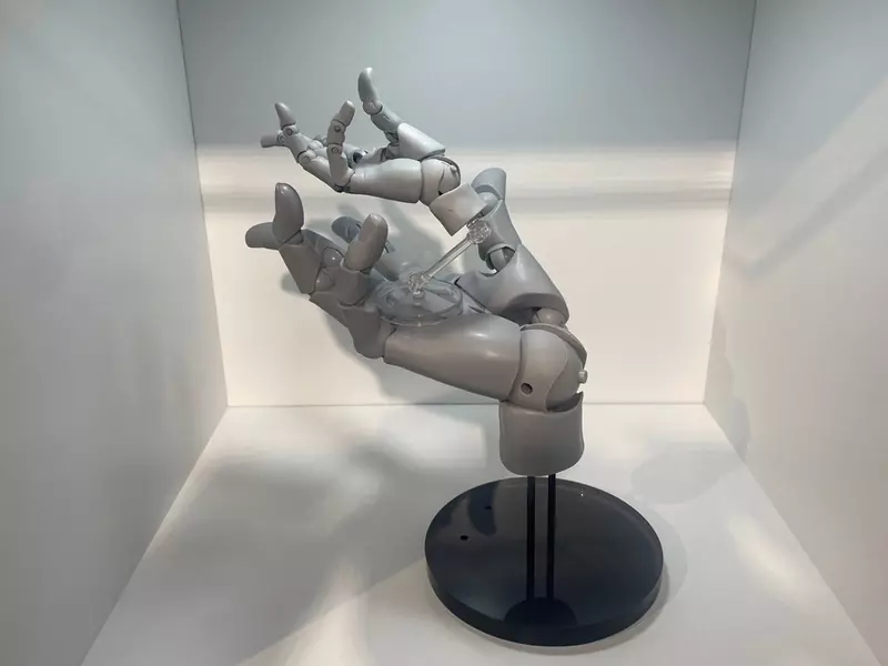 扭蛋商品《手部造型模型》預定明年1月推出,尺寸只有上一代的2分之1但不可思議的可動性依舊不變 扭蛋商品《手部造型模型》預定明年1月推出,尺寸只有上一代的2分之1但不可思議的可動性依舊不變