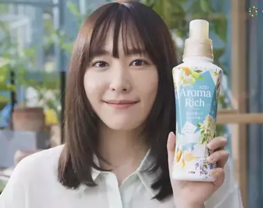 新垣結衣代言衣物香氛柔軟精廣告 接受訪問表示:自己想變成銅像,在大街上進行人間觀察