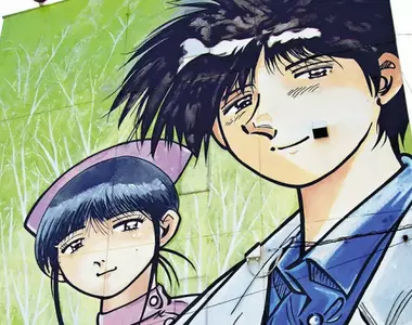 《漫畫之島:高井神島》靠著漫畫拯救高齡化離島?原作者參與設計的巨幅壁畫吸引漫畫迷朝聖