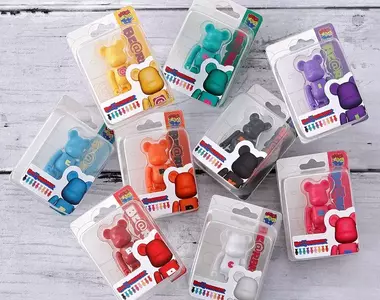 僅有 50% 超卡哇《迷你庫柏力克熊扭蛋》有盒裝還四肢可動直接掛起來當吊飾