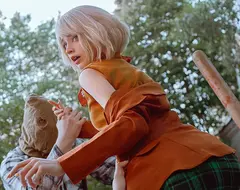 《惡靈古堡4 重製版》國外美美Coser扮演「艾殊莉」，大喊:里昂快就救我啊(抓)