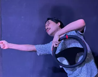 2024年版《日本低調萬聖節》還差個五公分就可以繳停車券的人(伸)