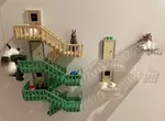 扭蛋商品《緊急逃生樓梯冰箱貼》一款能讓普通冰箱看起來像商用大樓的有趣小物