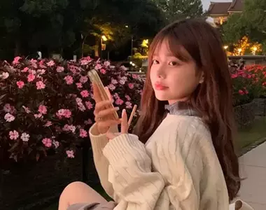 據說這樣拍照效果超棒 日本網友教大家一招女子拍照技巧,收穫8000萬網友按讚分享