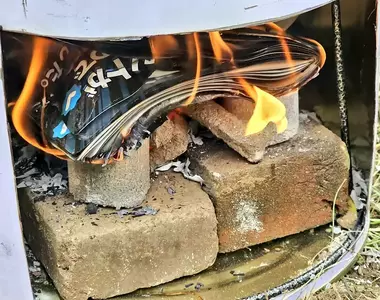 《同人誌烤地瓜》庫存堆在家裡看了也傷心 不如吃下肚化為將來的創作能量吧