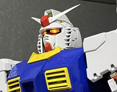 網友製作《能像機器人那樣行動的鋼彈模型》不僅能走路甚至能開光束槍，劈砍光束軍刀都沒問題