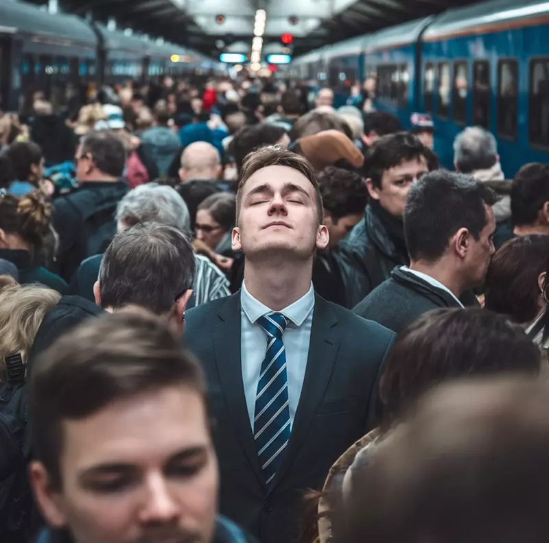 電車司機擊退睏意的秘訣 大家可以跟著學看看,說不定這樣上班上課就不會想睡了 電車司機擊退睏意的秘訣 大家可以跟著學看看,說不定這樣上班上課就不會想睡了