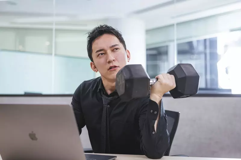 《肌肉絕對不會背叛你》這個口號沒有問題 但網友明白一個道理,當你老了之後關節就會背叛你QQ 《肌肉絕對不會背叛你》這個口號沒有問題 但網友明白一個道理,當你老了之後關節就會背叛你QQ