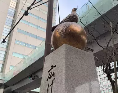 《仇恨值破表的納稅紀念碑》日本發生政變該先推倒什麼?這個被網友們推舉為頭號公敵
