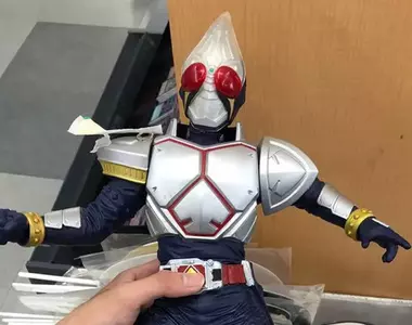 網友分享《與自己遺失16年的玩具相遇》這劇情都可以拍一部「玩具總動員」外傳了吧?