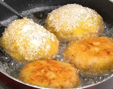 《製作可樂餅超麻煩》日本料理網紅Ryuji呼籲大家親自做做看 保證將來吃可樂餅都感恩到想哭