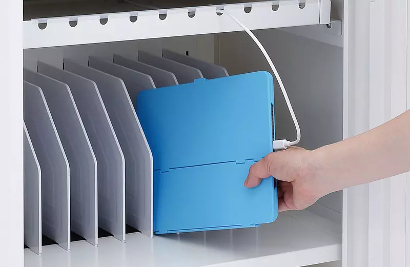 《日本國中生最新校園常識》20歲以上的老人看都沒看過?下課時間這個東西都會擠滿人 《日本國中生最新校園常識》20歲以上的老人看都沒看過?下課時間這個東西都會擠滿人