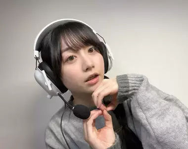 《沉默之丘F》闔家歡直播熱潮開啟「飯島優花」成為最快全破的演員，飾演雛子父親的「深水寬太」演員「真砂豪」也加入直播行列