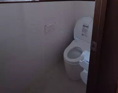 《翻新廁所悲劇了》這個改造有著重大缺陷 他無法理解父母怎麼會同意施工