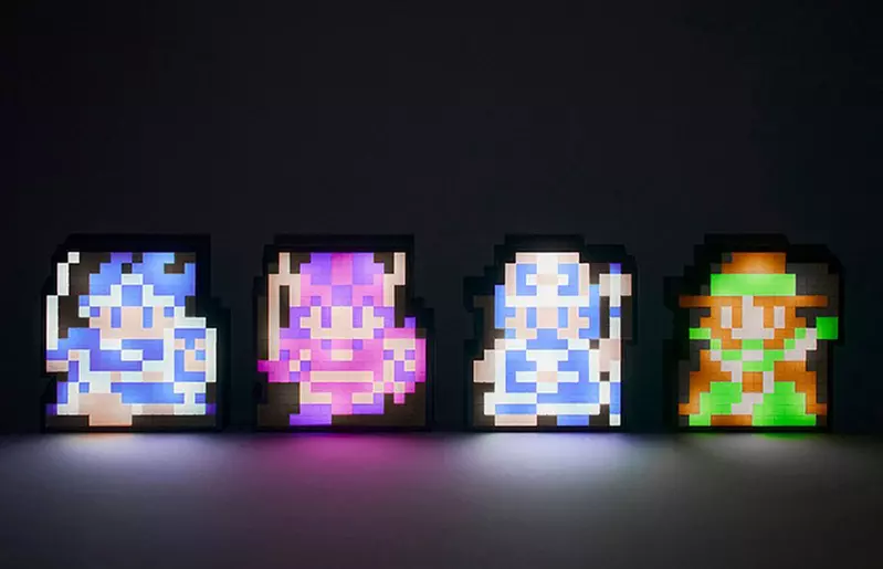 周邊小物《勇者鬥惡龍3》FC版像素小夜燈,推出一共有勇、戰、僧、魔最經典四人組款式 周邊小物《勇者鬥惡龍3》FC版像素小夜燈,推出一共有勇、戰、僧、魔最經典四人組款式