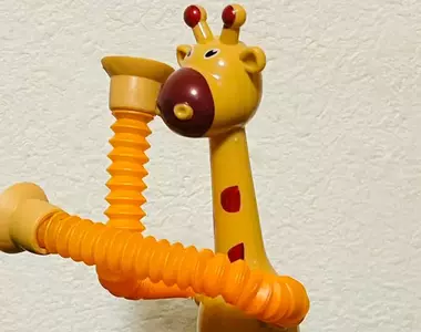 【不獸控制】超搞笑長頸鹿玩具 該變長的地方不變長，結果不該變長的地方卻異常的長(伸)