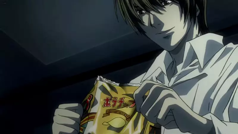 《日本演員岩永徹也》惡搞死亡筆記本經典場面 一手解方程式一手吃洋芋片 《日本演員岩永徹也》惡搞死亡筆記本經典場面 一手解方程式一手吃洋芋片