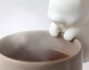 《貓舌呼呼吹涼機》覺得剛泡的茶太燙，那就用這款小物吹涼吧