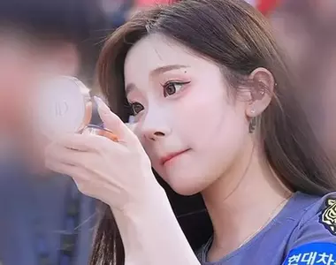 有著「AI美人」之稱的韓國啦啦隊女神《李珠珢》加入富邦悍將,會跟大家一起再跳一遍三振舞嗎?