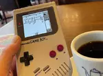 帶著GAMEBOY出門遊玩的網友 結果搭車的時候引起超多路人側目