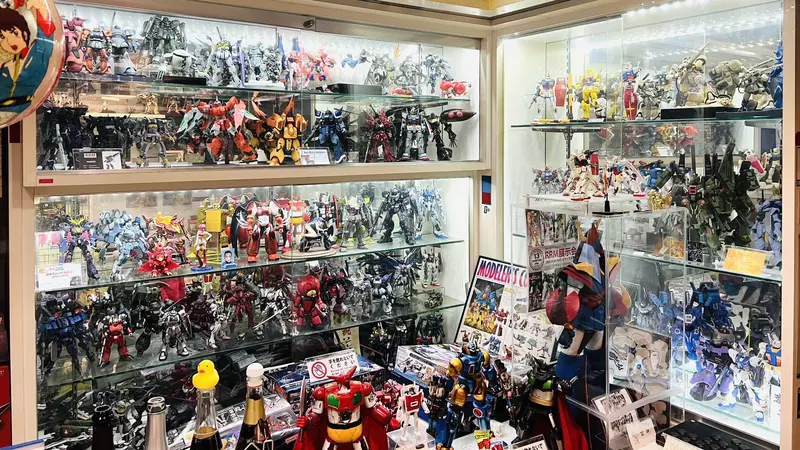 《宅宅不喝酒》可以組模型的鋼彈酒吧關門了 經營不下去的原因是宅宅本來就不會喝酒？