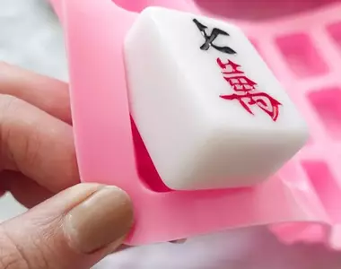 麻將造型模具 情人節的這天湊一桌麻將巧克力應該十分應景吧?