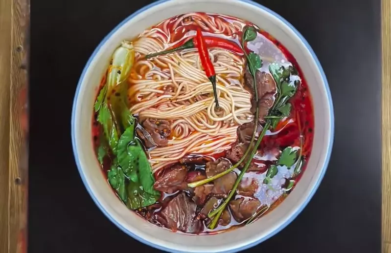 超寫實食物繪畫家 把牛肉麵、大白菜等等畫得栩栩如生
