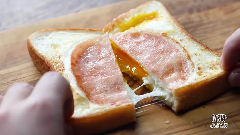 《火腿起司雞蛋吐司》最輕鬆簡單的料理方法 挖空一片吐司就可以輕鬆享受的小點心