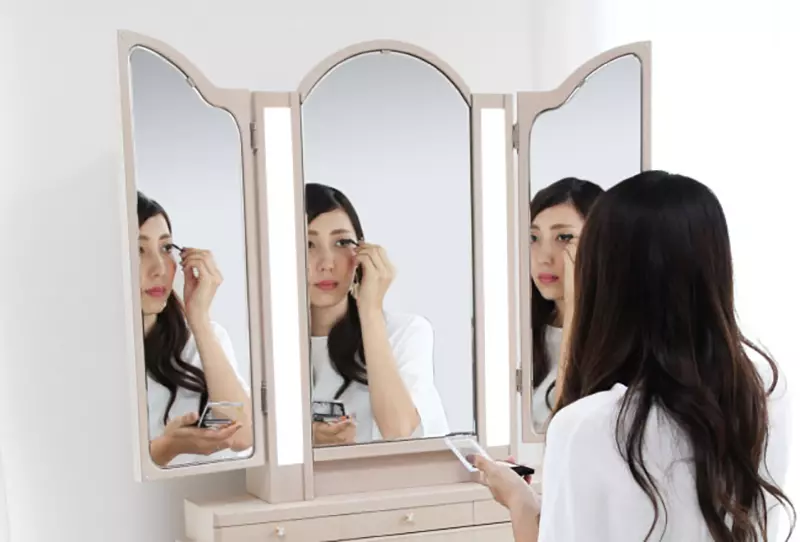 《三面鏡的恐怖傳說》誤入其中該怎麼逃出來？日本奶奶都說要往左邊走