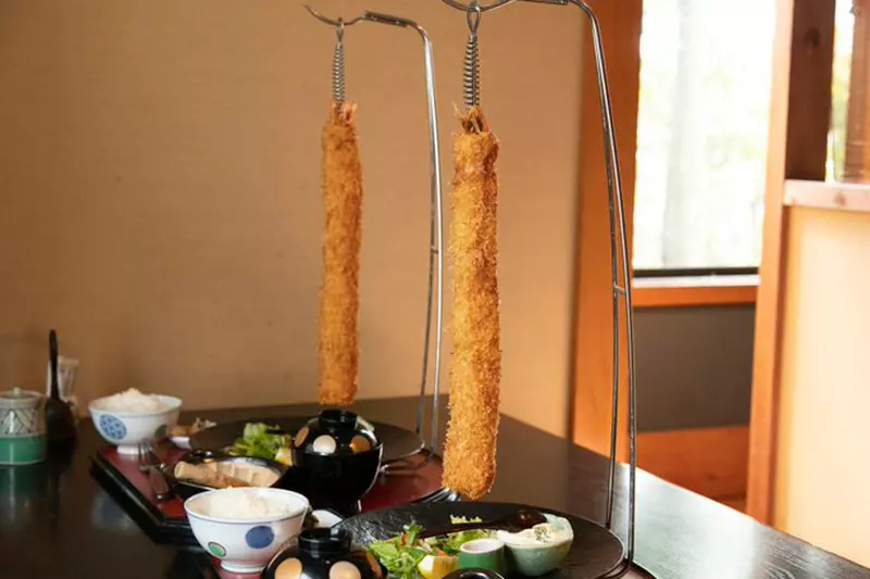 36公分的炸蝦天婦羅 讓你吃一次就難以忘記的超巨尺寸