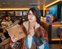 魔物獵人主題咖啡館《Café＆Bar RAGE ST》現在人氣很夯還有潔瑪+阿爾瑪當看板娘喔