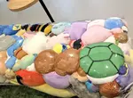 《大阪世博玩偶沙發炎上》看起來既獵奇又恐怖？日本網友痛批這才不叫做回收