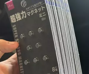 《超強力磁鐵塞鼻子》日本網友意想天開藉此通鼻塞 卻落得超級悲慘的下場……