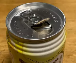 日本網友喝飲料發現《瑕疵易開罐》驚覺易開罐竟然是這樣製造的