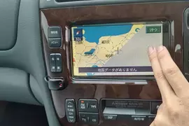 《古老的汽車導航》跟早期的電玩遊戲一樣要換片?年輕網友都感到難以置信 《古老的汽車導航》跟早期的電玩遊戲一樣要換片?年輕網友都感到難以置信